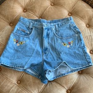 Vintage NY Jeans MOM Denim Jean Shorts High Rise w/ Embroidered Detail